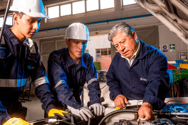 MECÁNICA AUTOMOTRIZ CON ESPECIALIDAD EN ELECTRICIDAD AUTOMOTRIZ